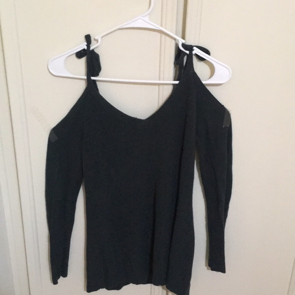 Green tied-shoulder sweater